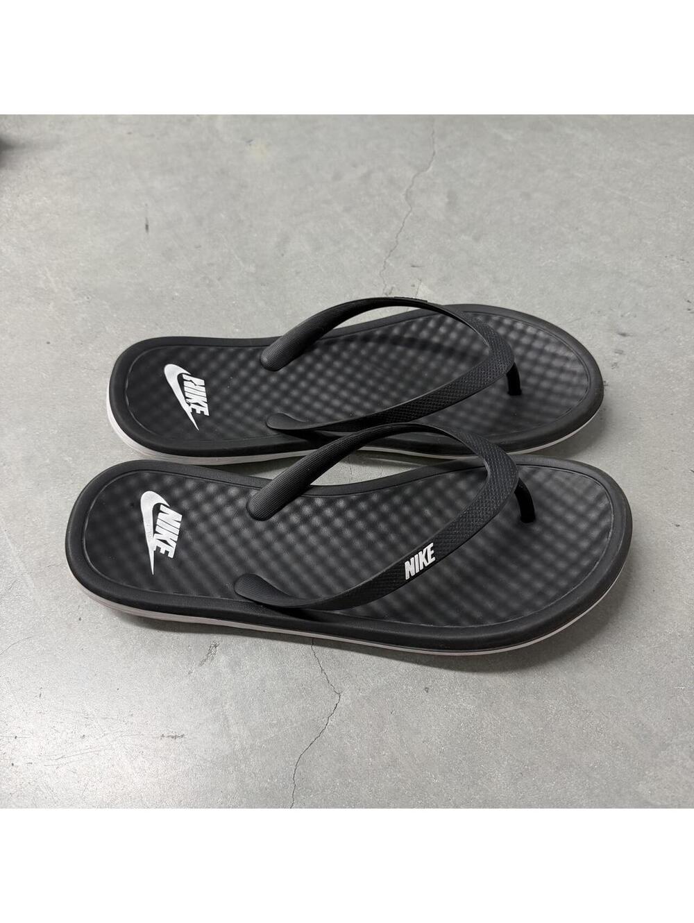 2000's Unisex Black Nike Flip Flops Sized 9 Men's Women's 10